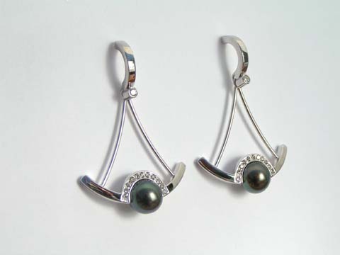 tahitian pearls diamonds earrings